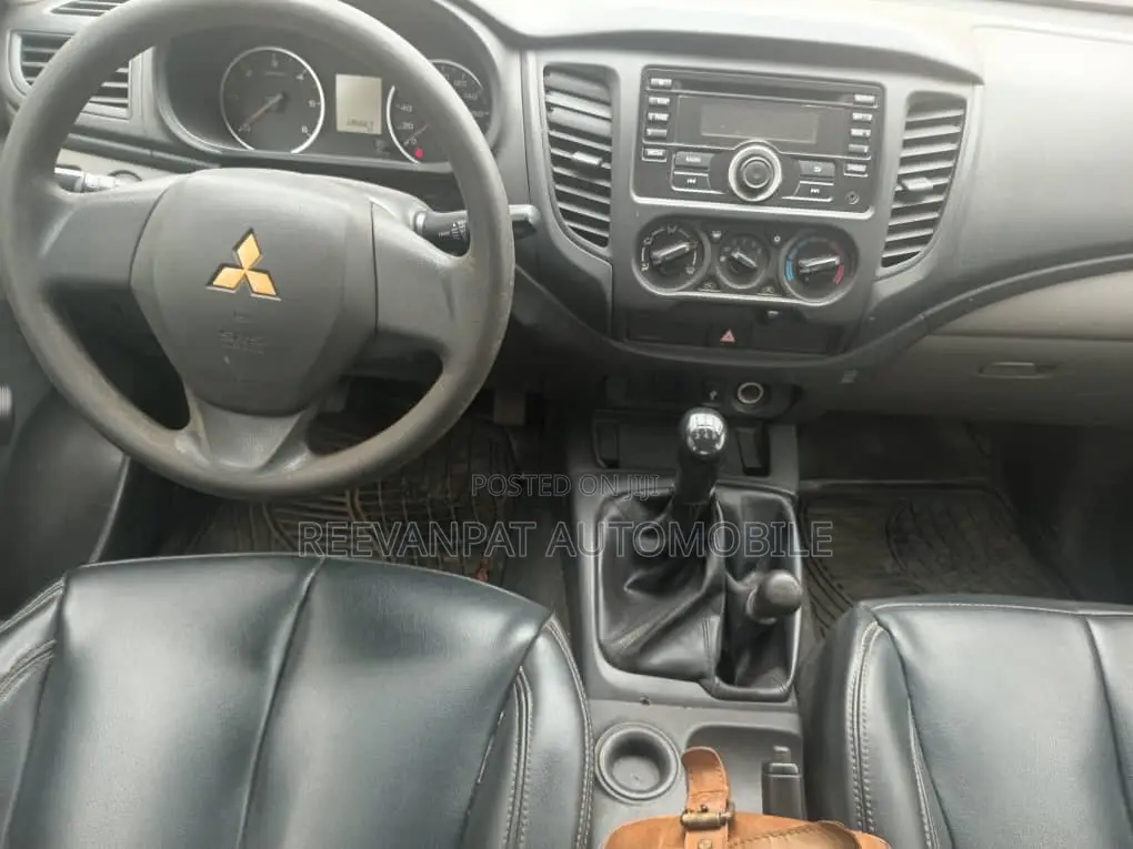 Mitsubishi L200 2015 White