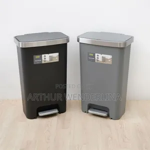 Dusbin for Throwing Trash Inside