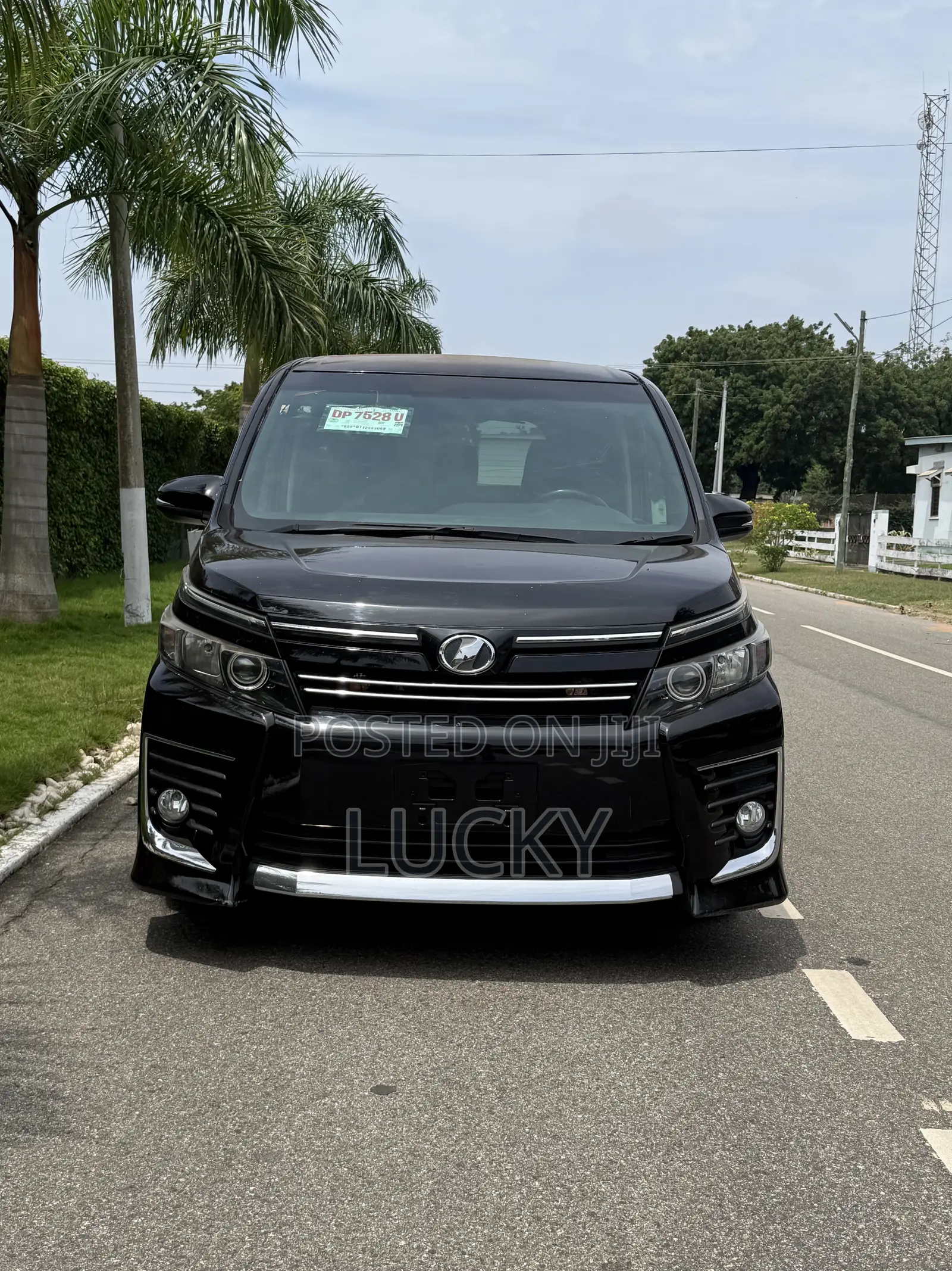 Toyota Voxy 2014 Black