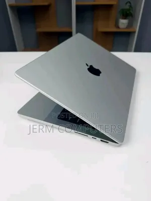 New Laptop Apple MacBook Pro 2024 M4 16GB Apple M4 SSD 512GB