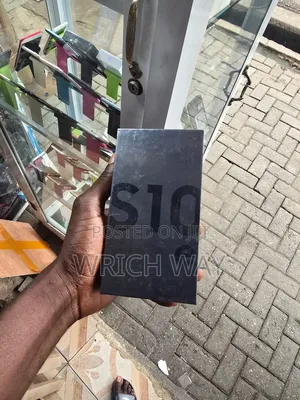 New Samsung Galaxy S10e 128 GB Black