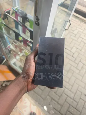 New Samsung Galaxy S10e 128 GB Black