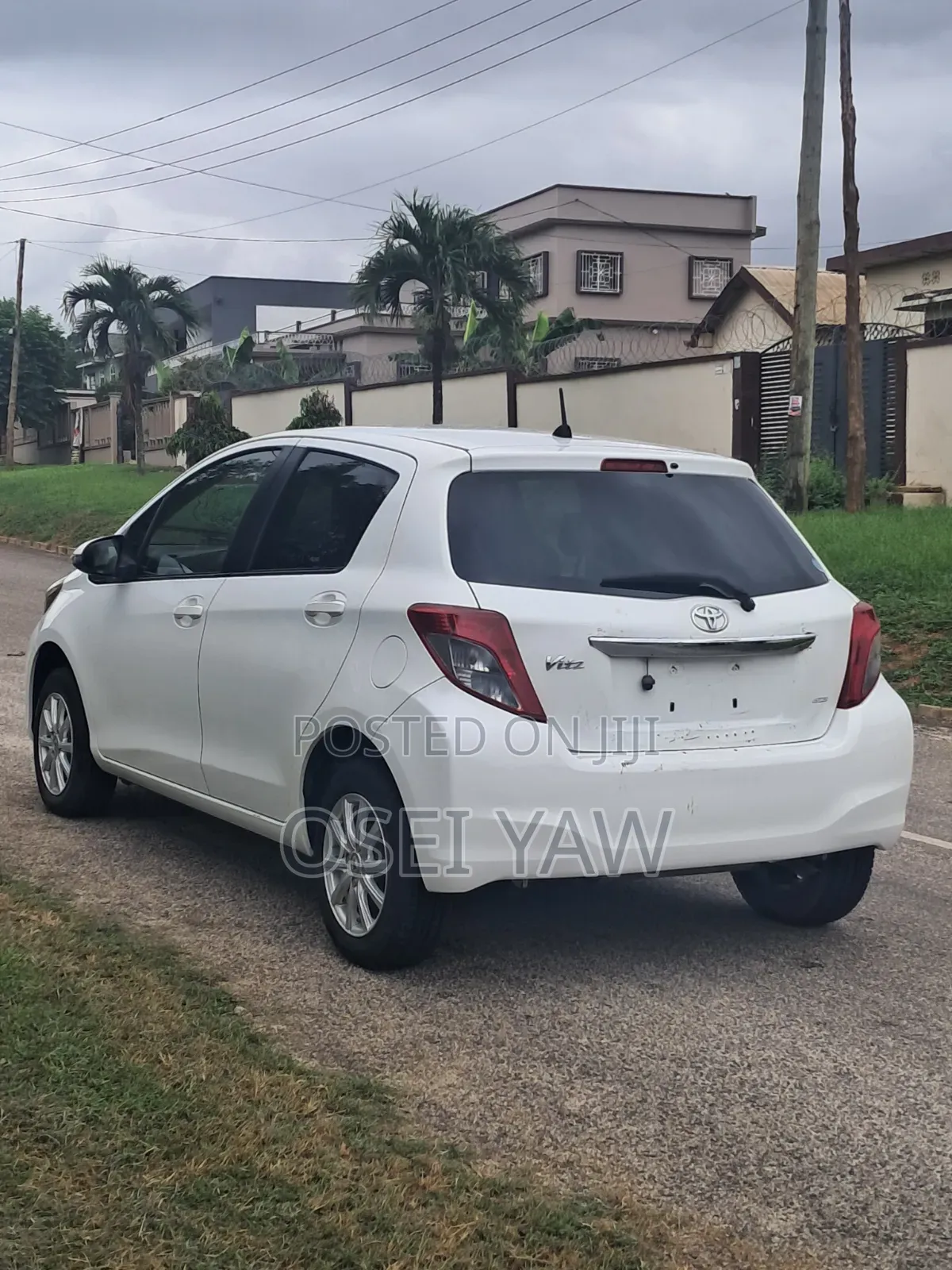 Toyota Vitz 2014 White