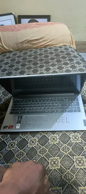 New Laptop Lenovo Ideapad 3 8GB AMD Ryzen 3 SSD 256GB