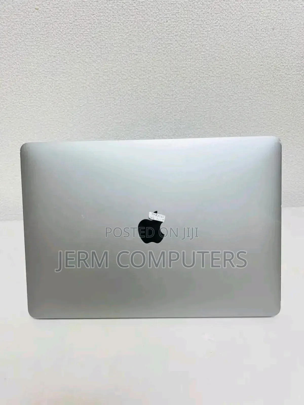 New Laptop Apple MacBook Pro 2019 16GB Intel Core i7 SSD 512GB