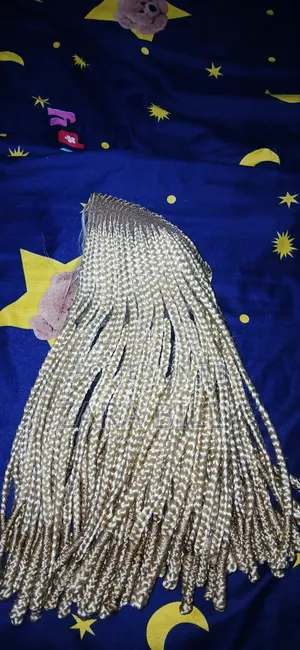Brand New Short Blonde Wig – Quick Sale in Kumasi