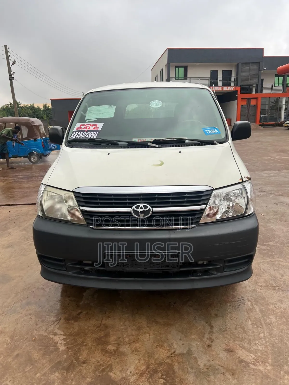 Toyota HiAce 2012 White