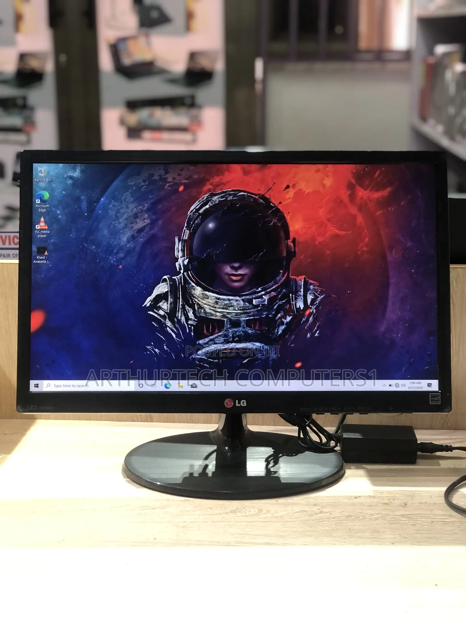 LG 22en43t-B Monitor