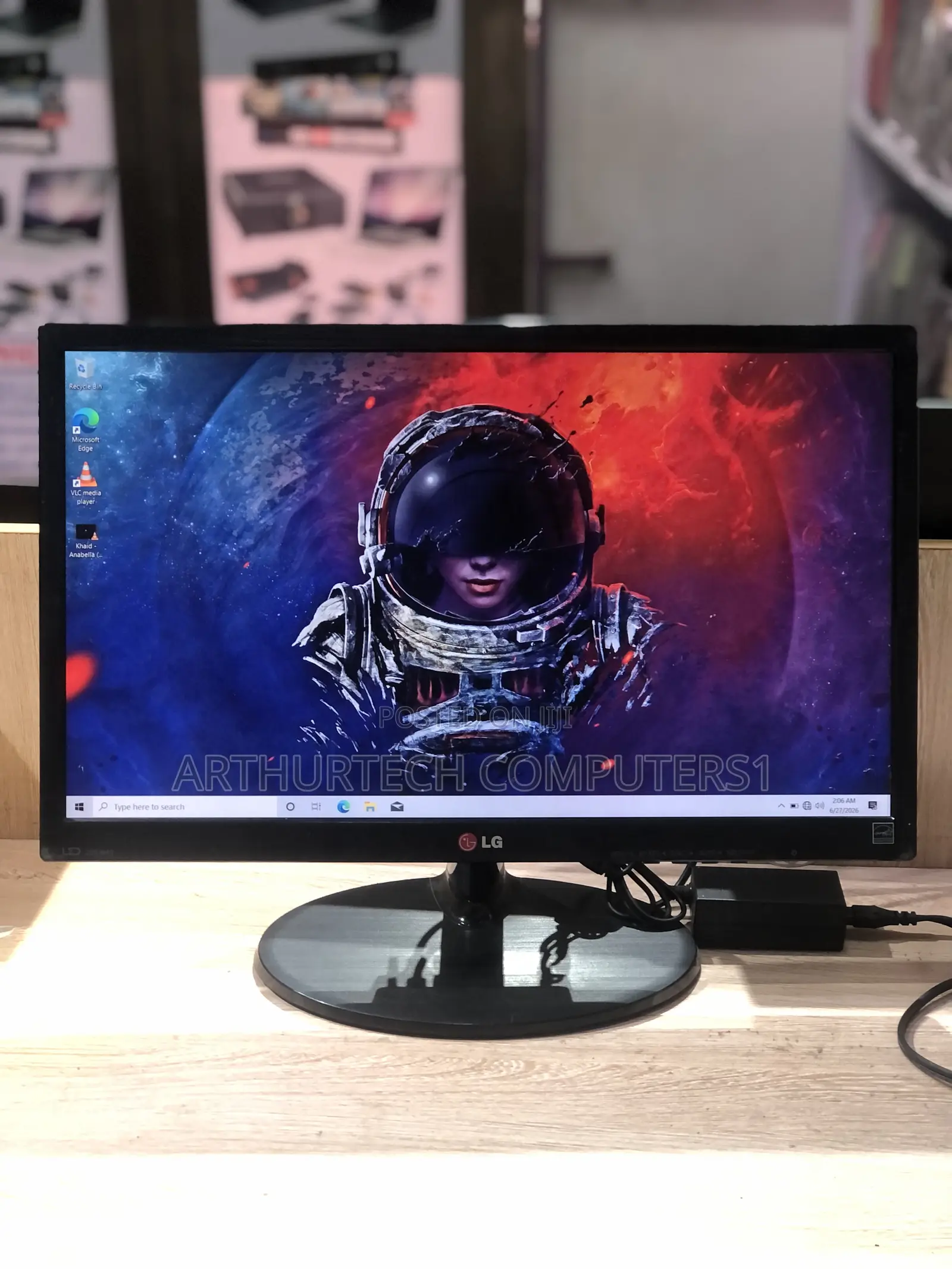 LG 22en43t-B Monitor