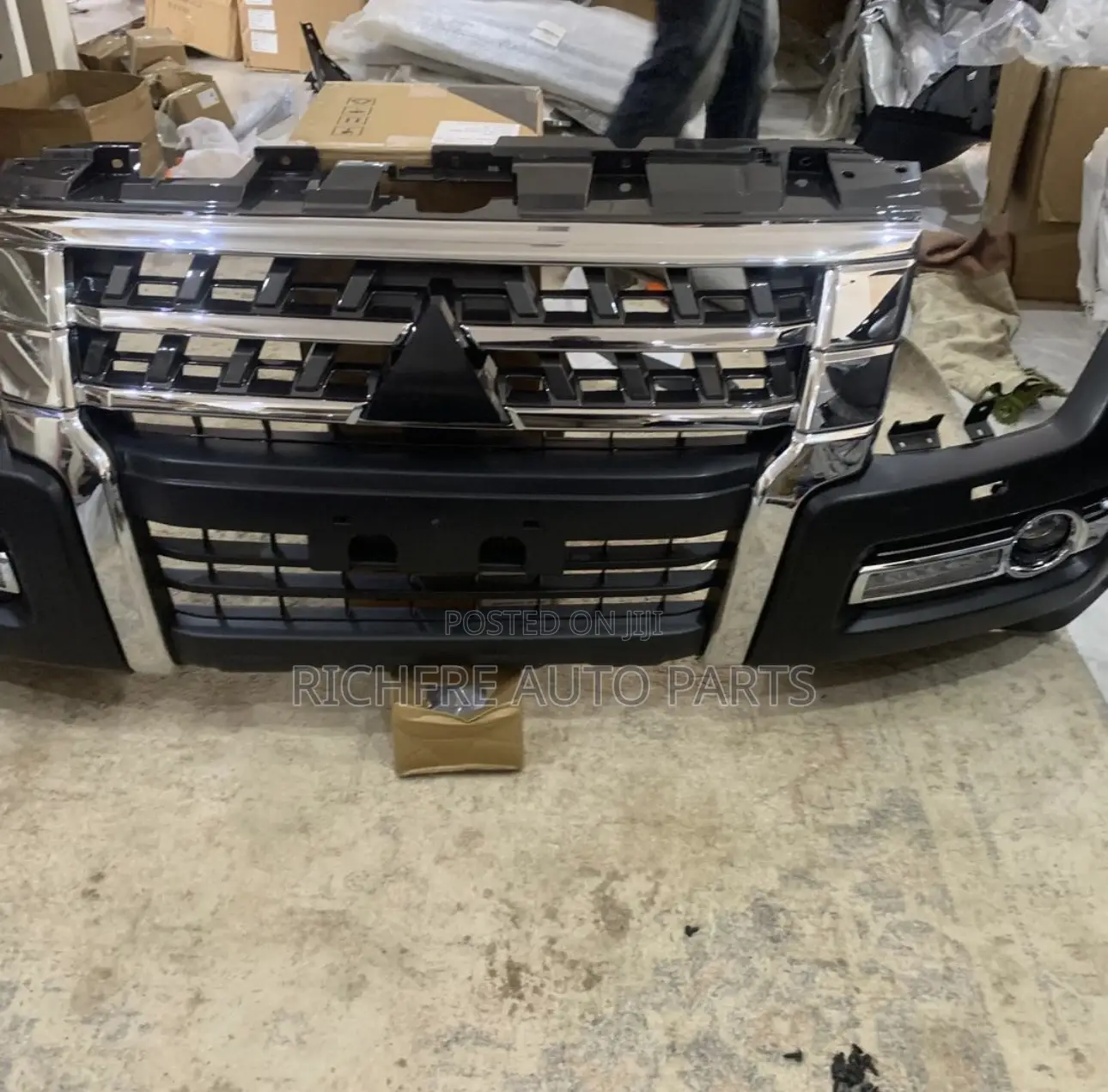Mitsubishi Pajero 2015 2016 2017 2018 2019 2020 Front Bumper Complete