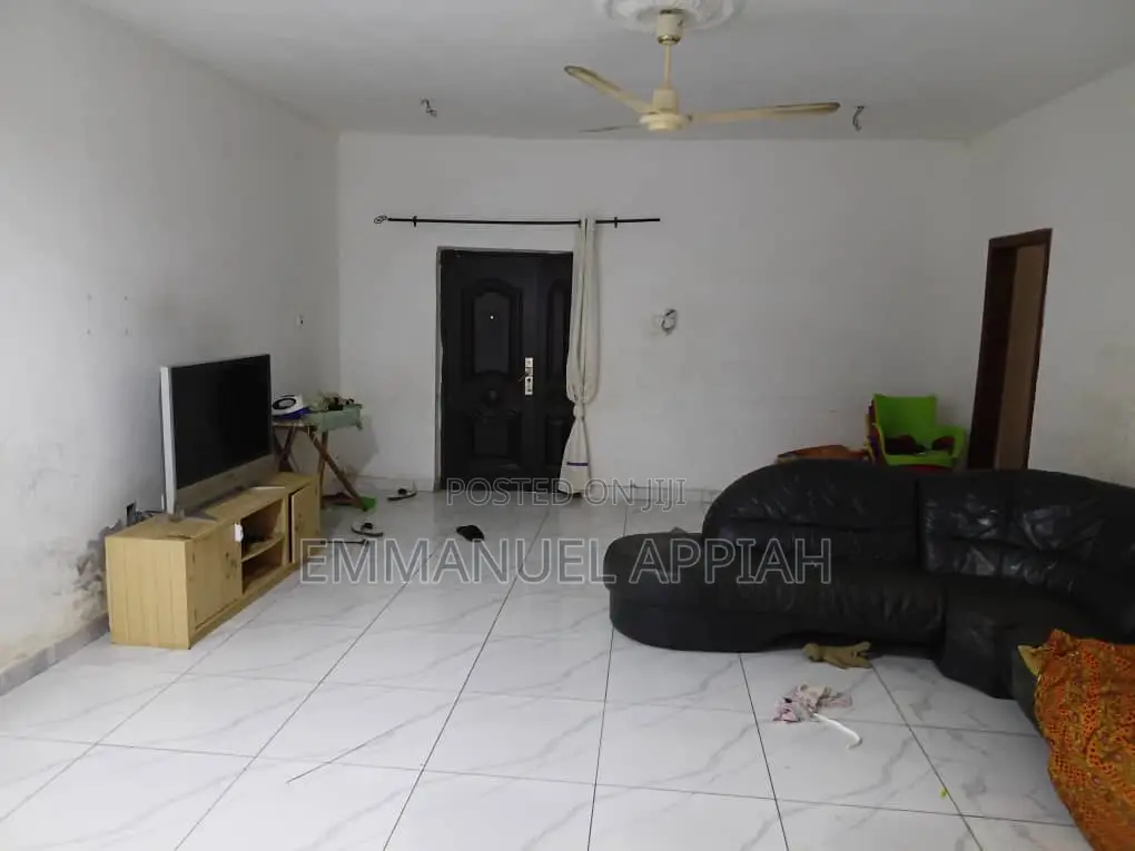 6bdrm House in Gbawe for sale