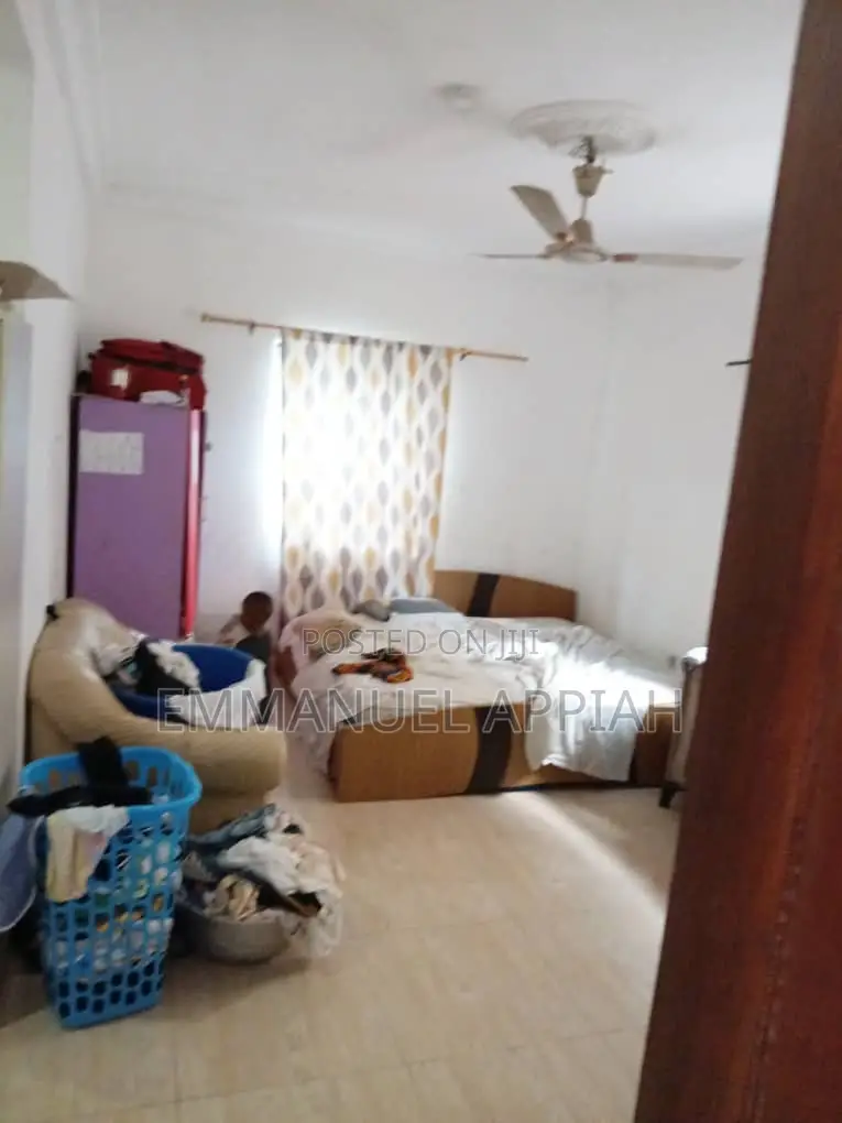 6bdrm House in Gbawe for sale