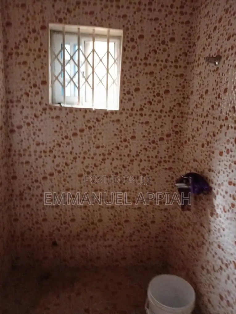 6bdrm House in Gbawe for sale