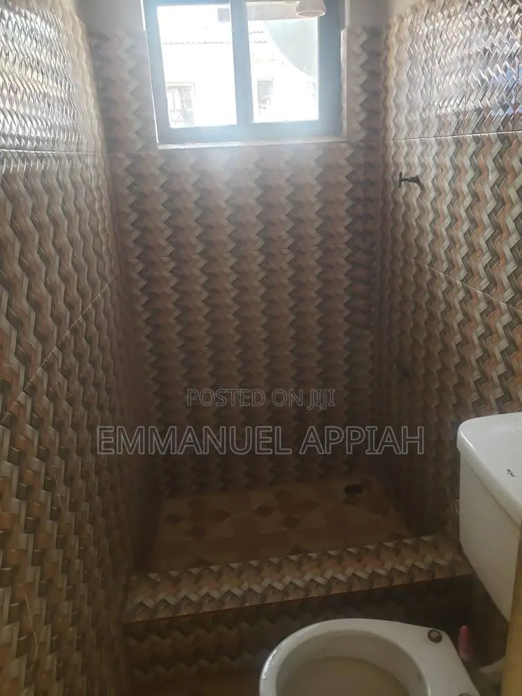 6bdrm House in Gbawe for sale