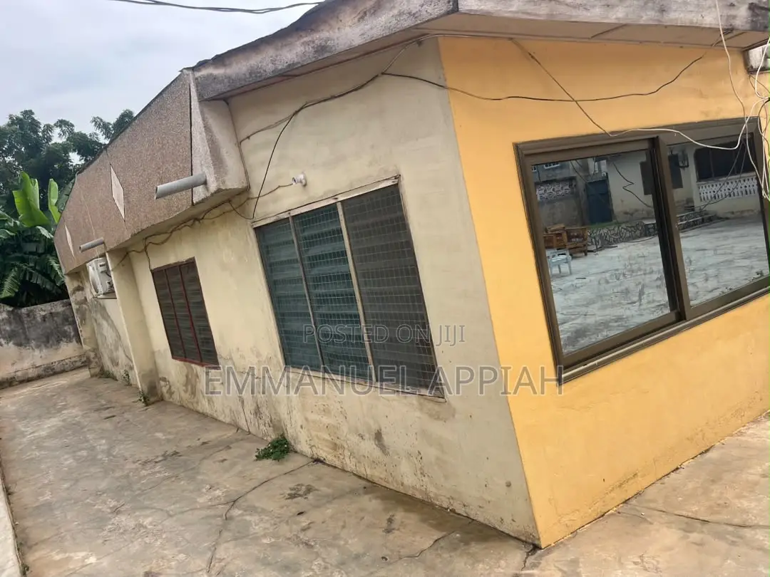 6bdrm House in Gbawe for sale