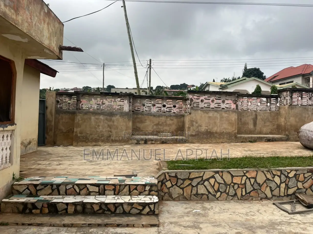 6bdrm House in Gbawe for sale