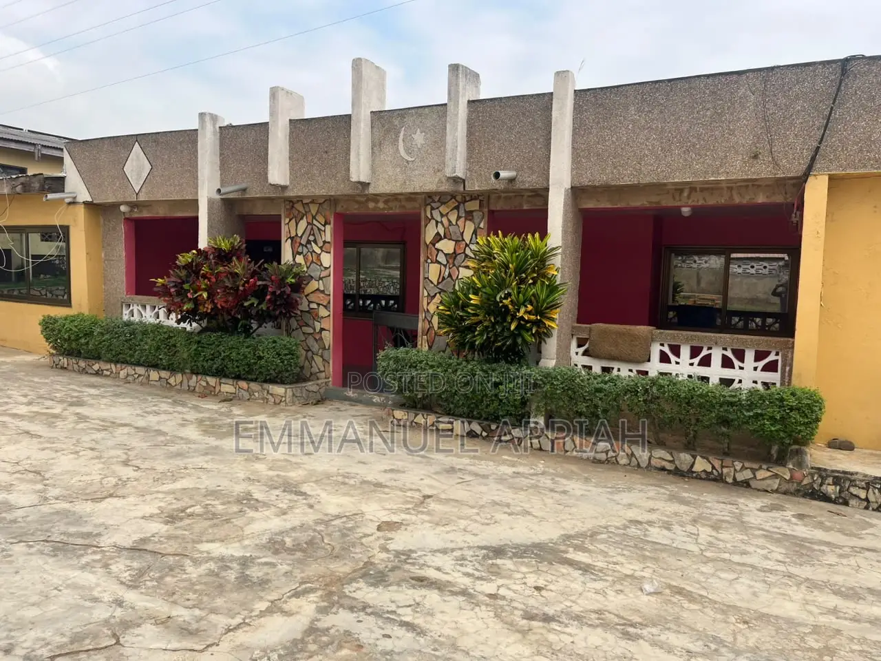 6bdrm House in Gbawe for sale