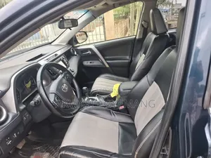 Toyota RAV4 2018 Blue