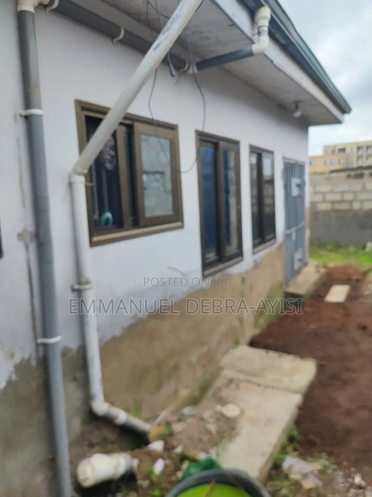 6bdrm House in Dansoman Apartments, Keep Fit for sale