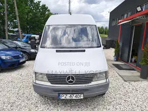 Mercedes-Benz Sprinter 2000 White