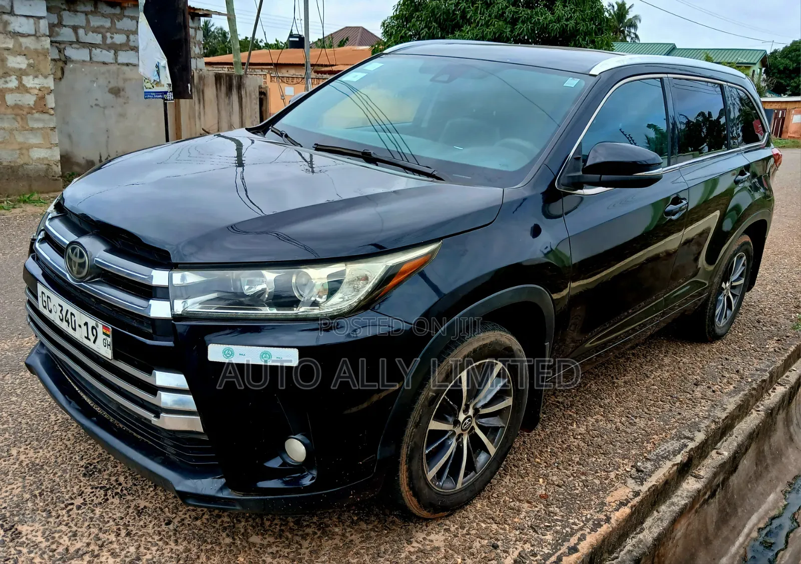 Toyota Highlander LE 4x4 V6 (3.5L 6cyl 8A) 2018 Black