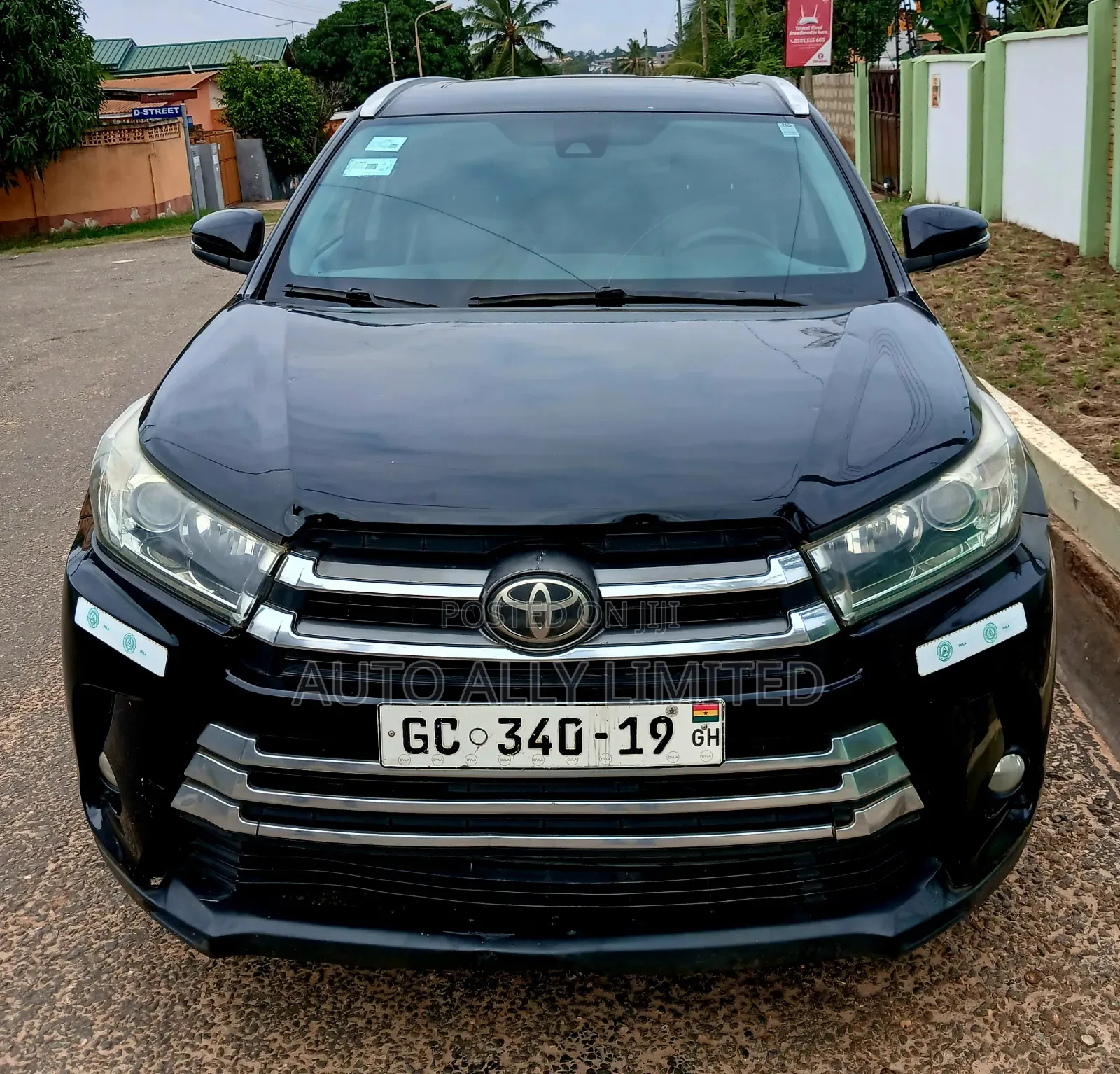 Toyota Highlander LE 4x4 V6 (3.5L 6cyl 8A) 2018 Black