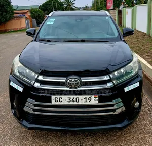 Toyota Highlander LE 4x4 V6 (3.5L 6cyl 8A) 2018 Black
