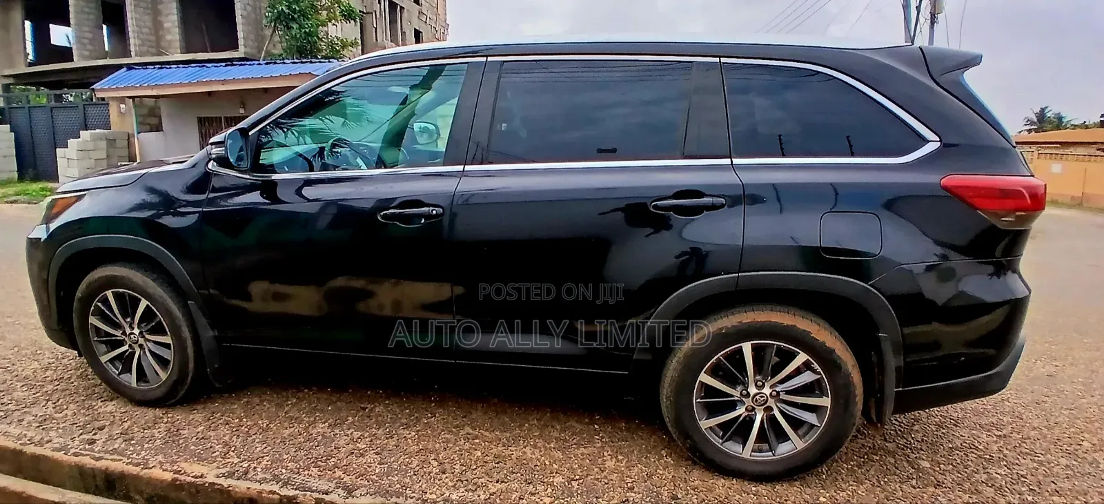 Toyota Highlander LE 4x4 V6 (3.5L 6cyl 8A) 2018 Black