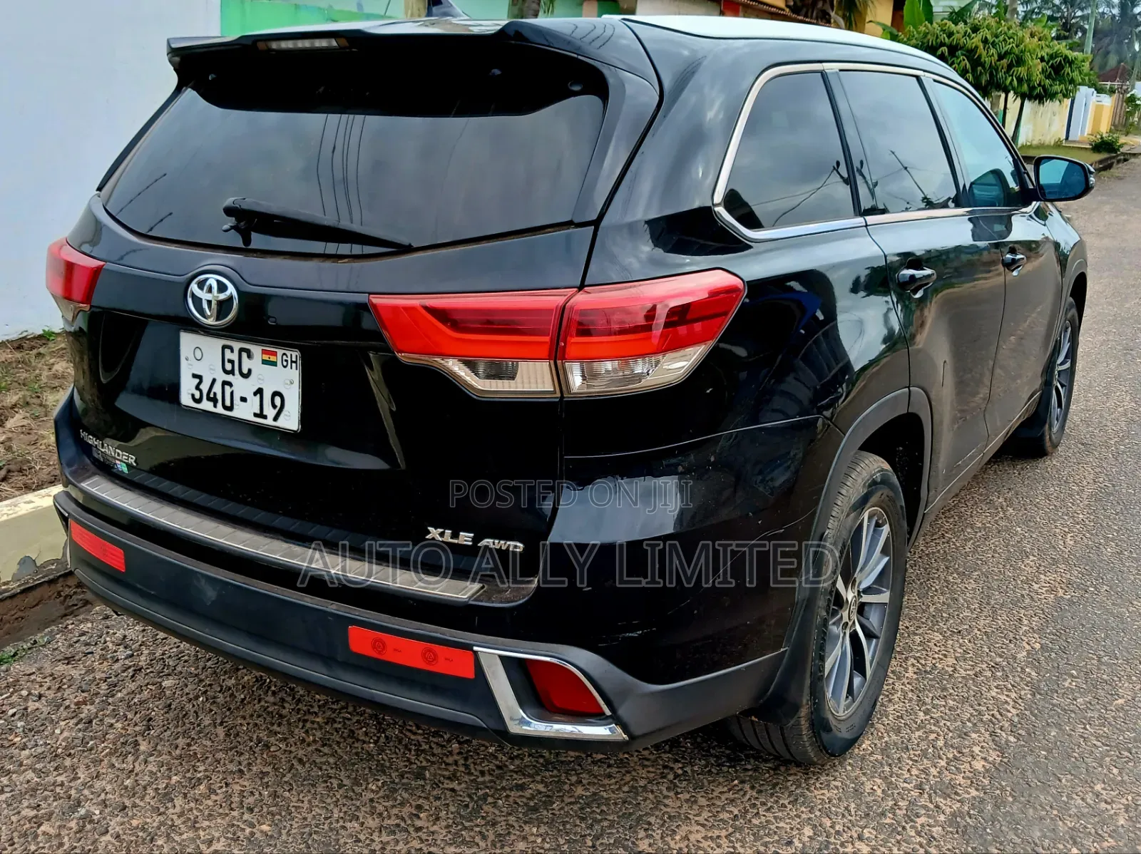 Toyota Highlander LE 4x4 V6 (3.5L 6cyl 8A) 2018 Black
