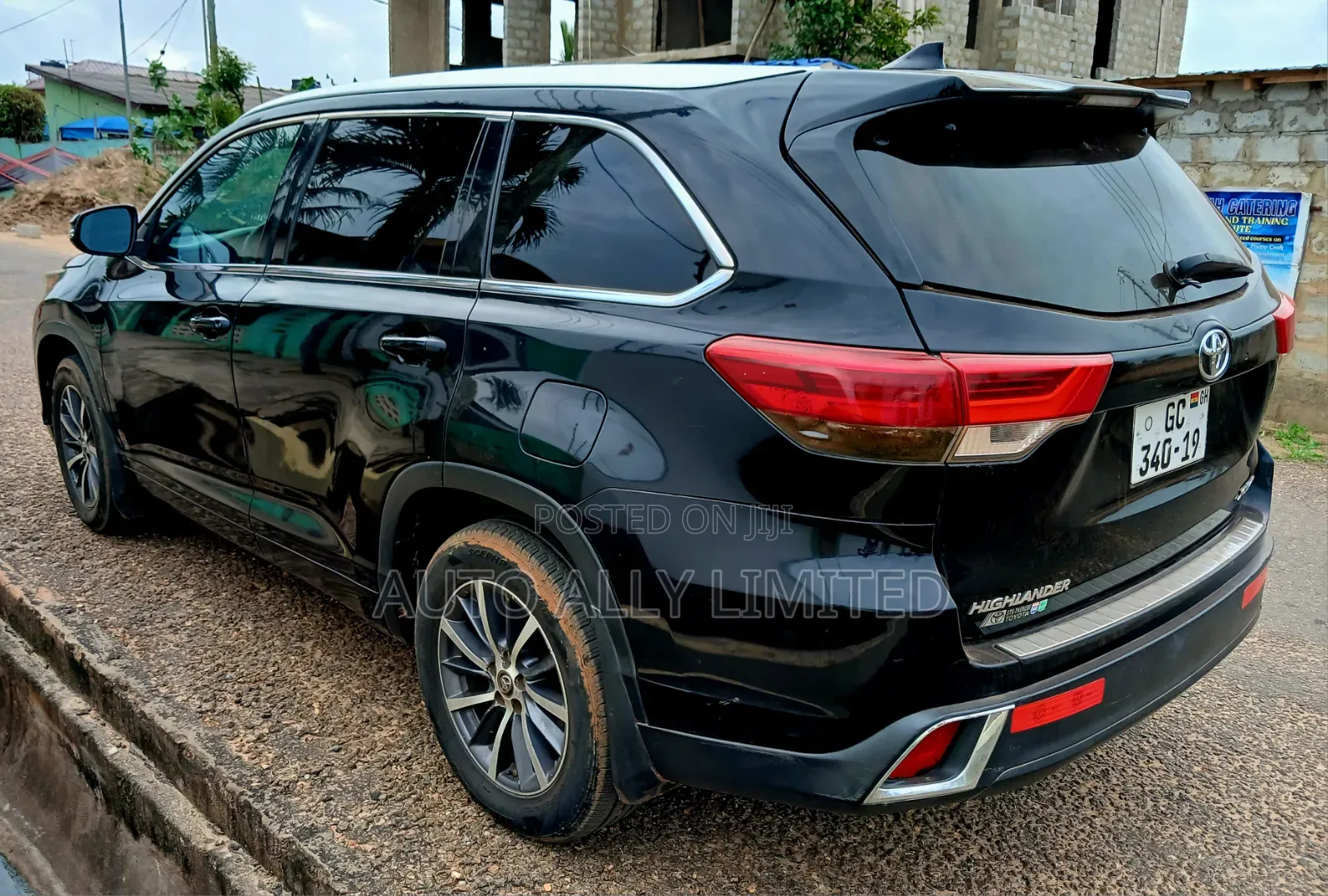 Toyota Highlander LE 4x4 V6 (3.5L 6cyl 8A) 2018 Black