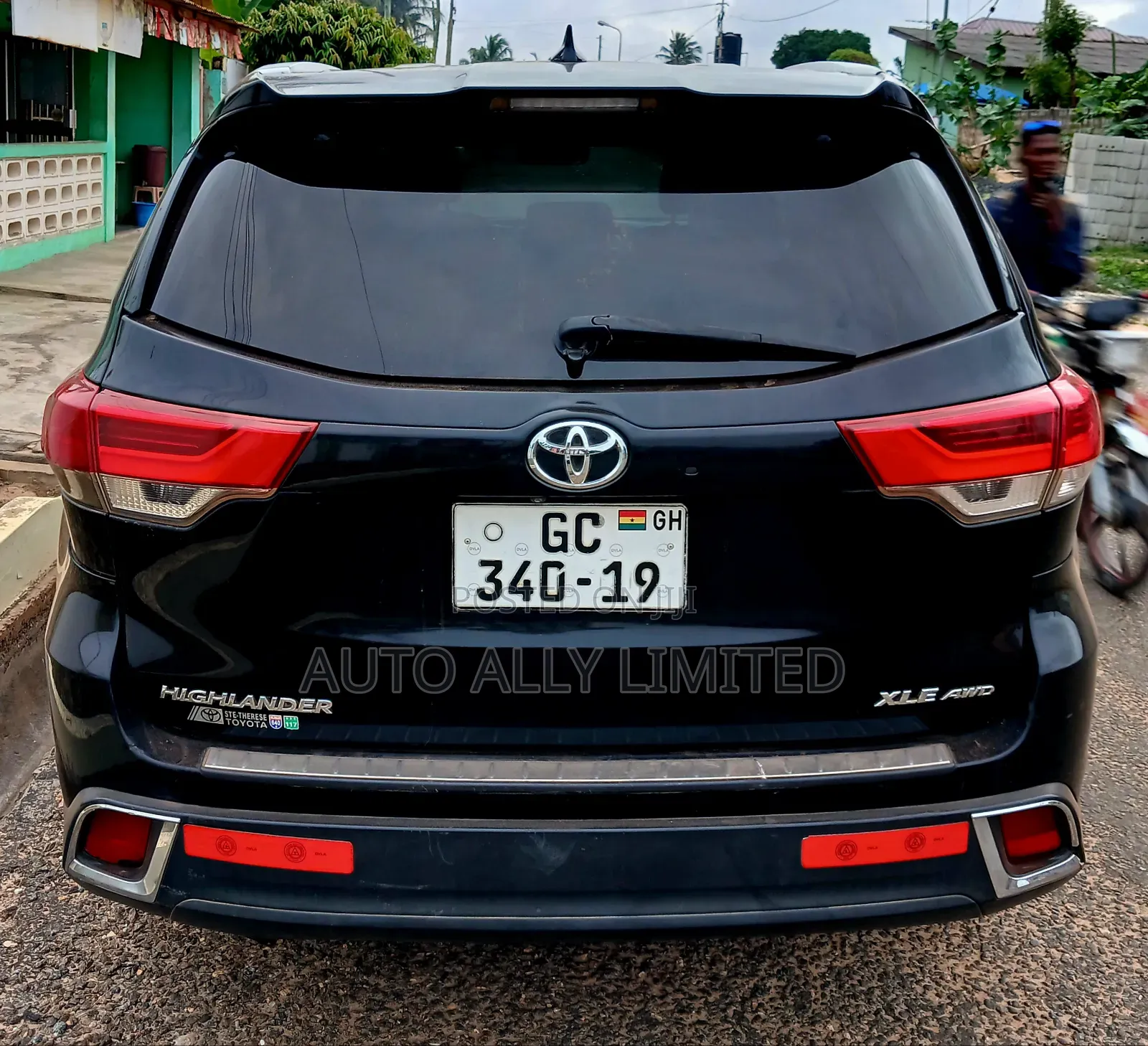 Toyota Highlander LE 4x4 V6 (3.5L 6cyl 8A) 2018 Black