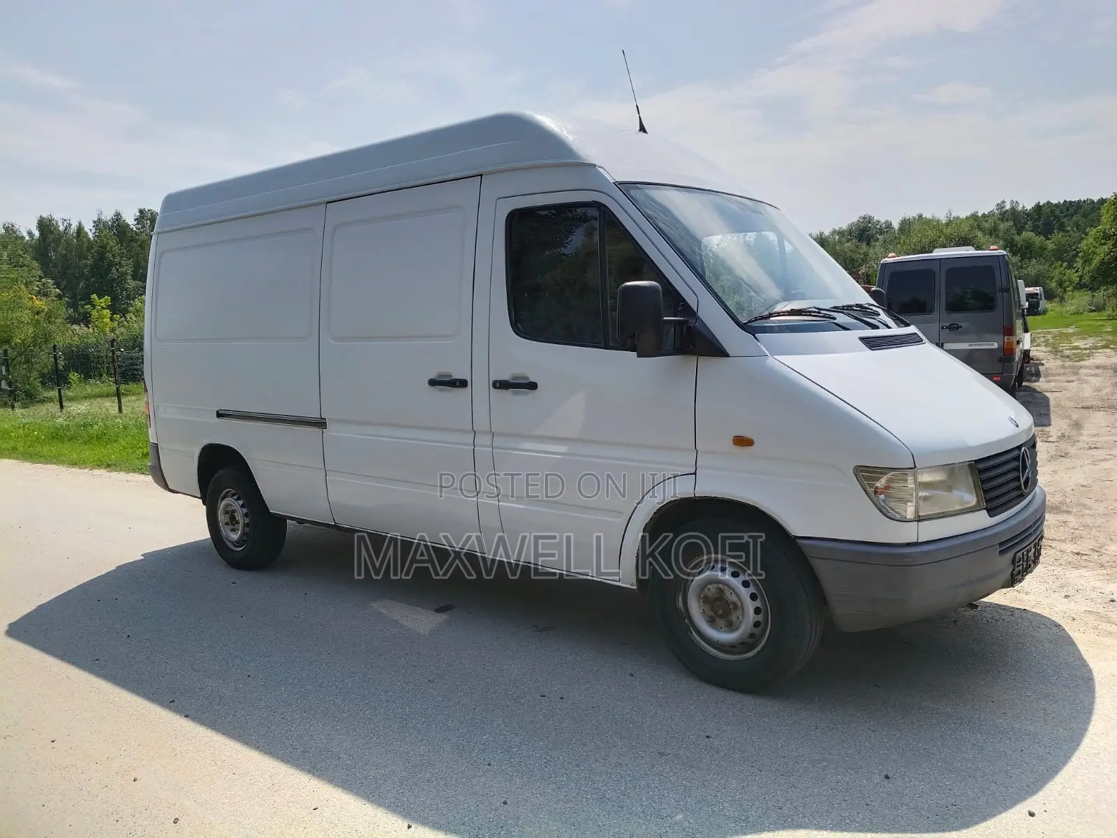 Mercedes-Benz Sprinter 2000 White