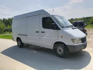 Mercedes-Benz Sprinter 2000 White