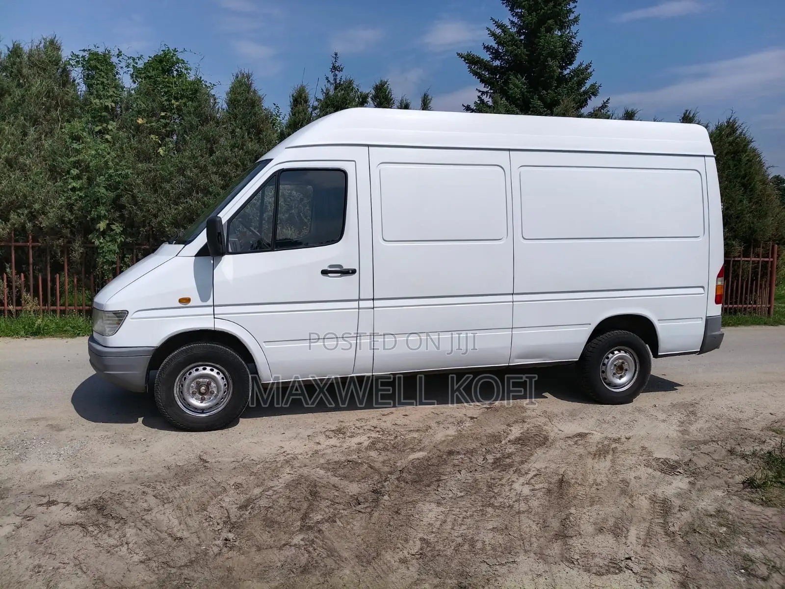 Mercedes-Benz Sprinter 2000 White