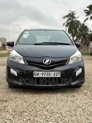 Toyota Vitz 1.3 FWD 5dr 2012 Black