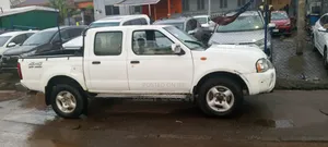 Nissan Hardbody 2010 White