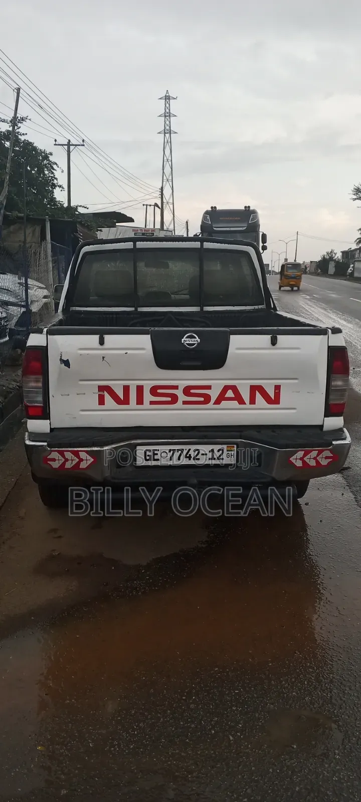 Nissan Hardbody 2010 White