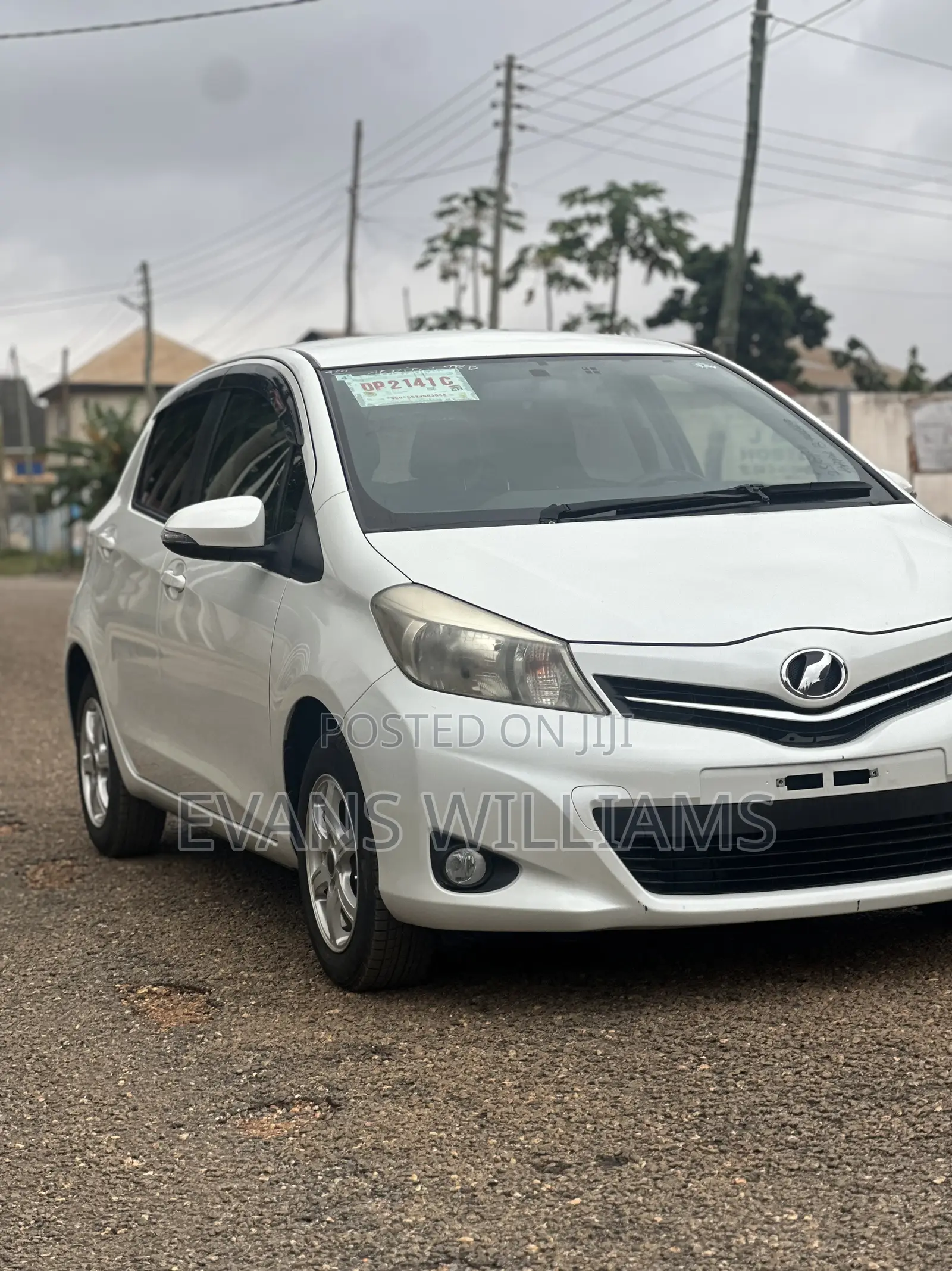 Toyota Vitz 1.3 FWD 5dr 2013 White