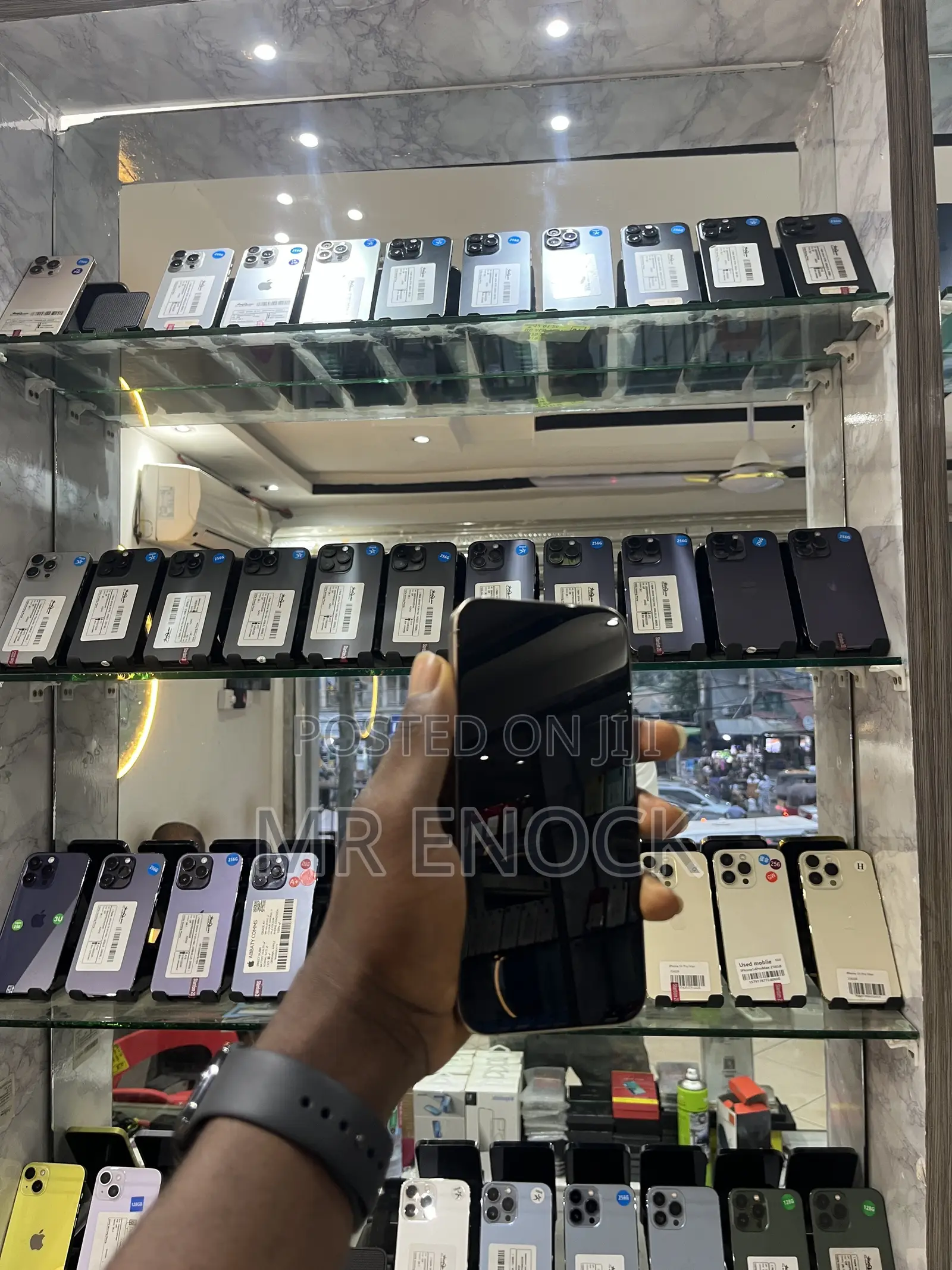 New Apple iPhone 16 Pro Max 256 GB Gold