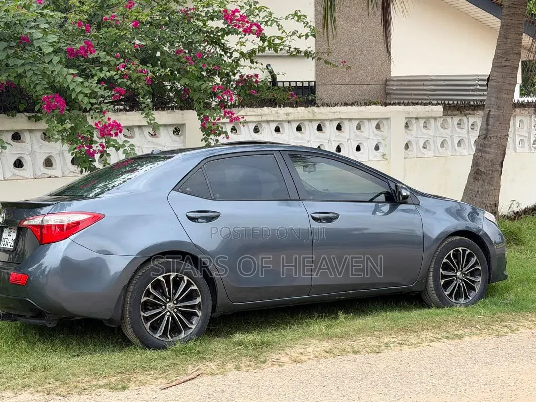Toyota Corolla 2016 Gray