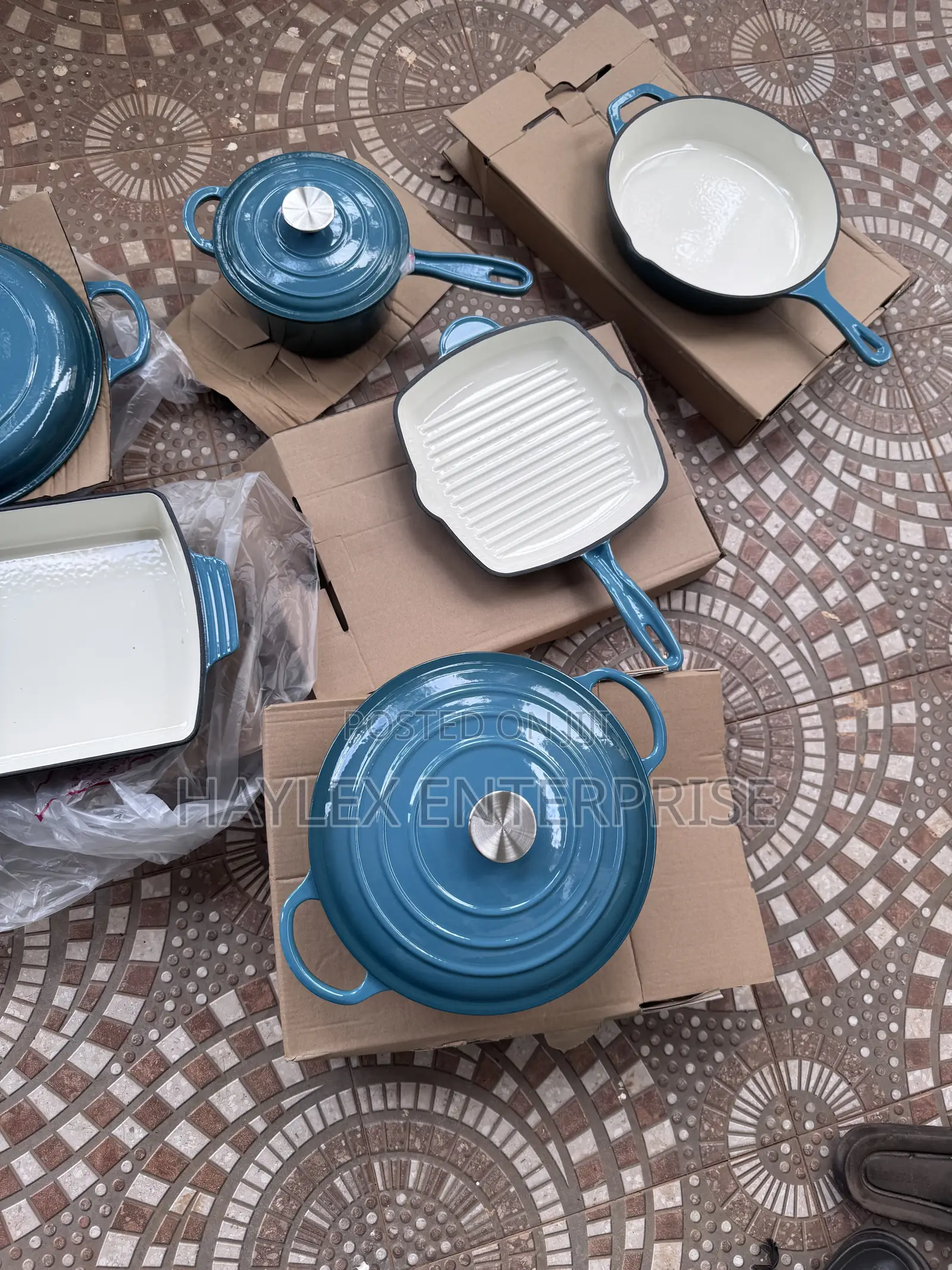 7pc Cast Iron Pot