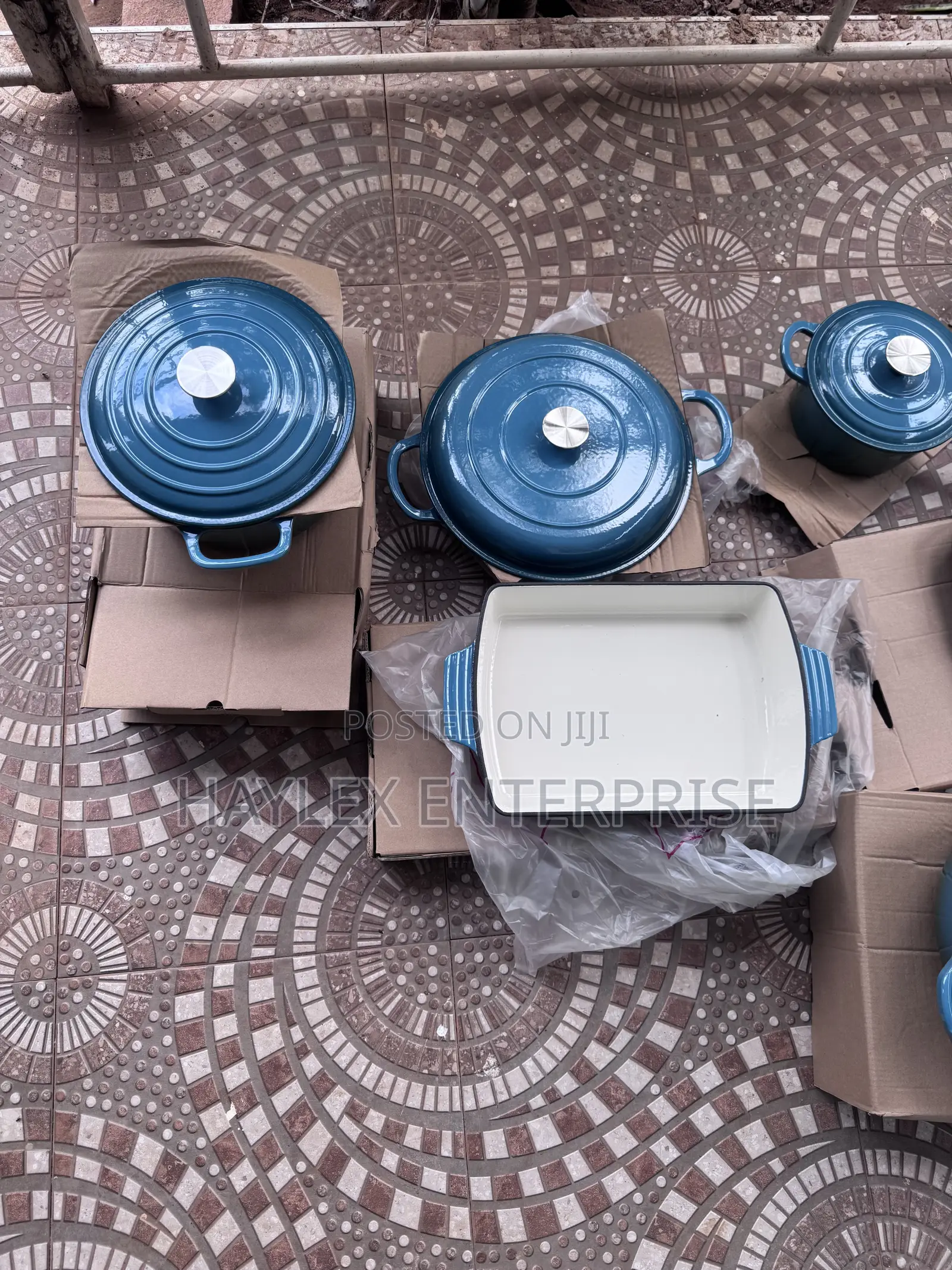 7pc Cast Iron Pot