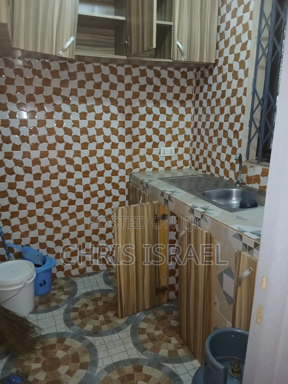 1bdrm Room & Parlour in Malejor for rent