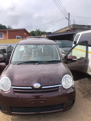 Toyota Sienta 1.5 FWD 2013 Brown