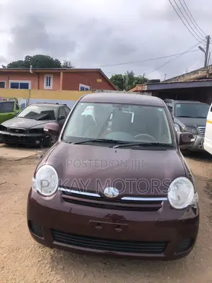 Toyota Sienta 1.5 FWD 2013 Brown