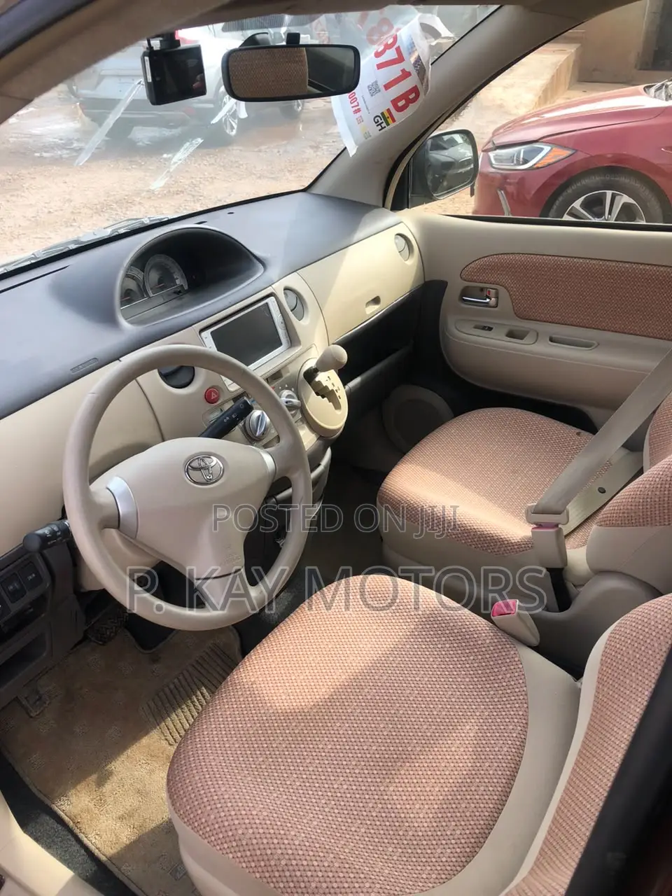 Toyota Sienta 1.5 FWD 2013 Brown