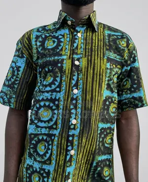 Men’s Tribal Geometric Batik Short-Sleeve S