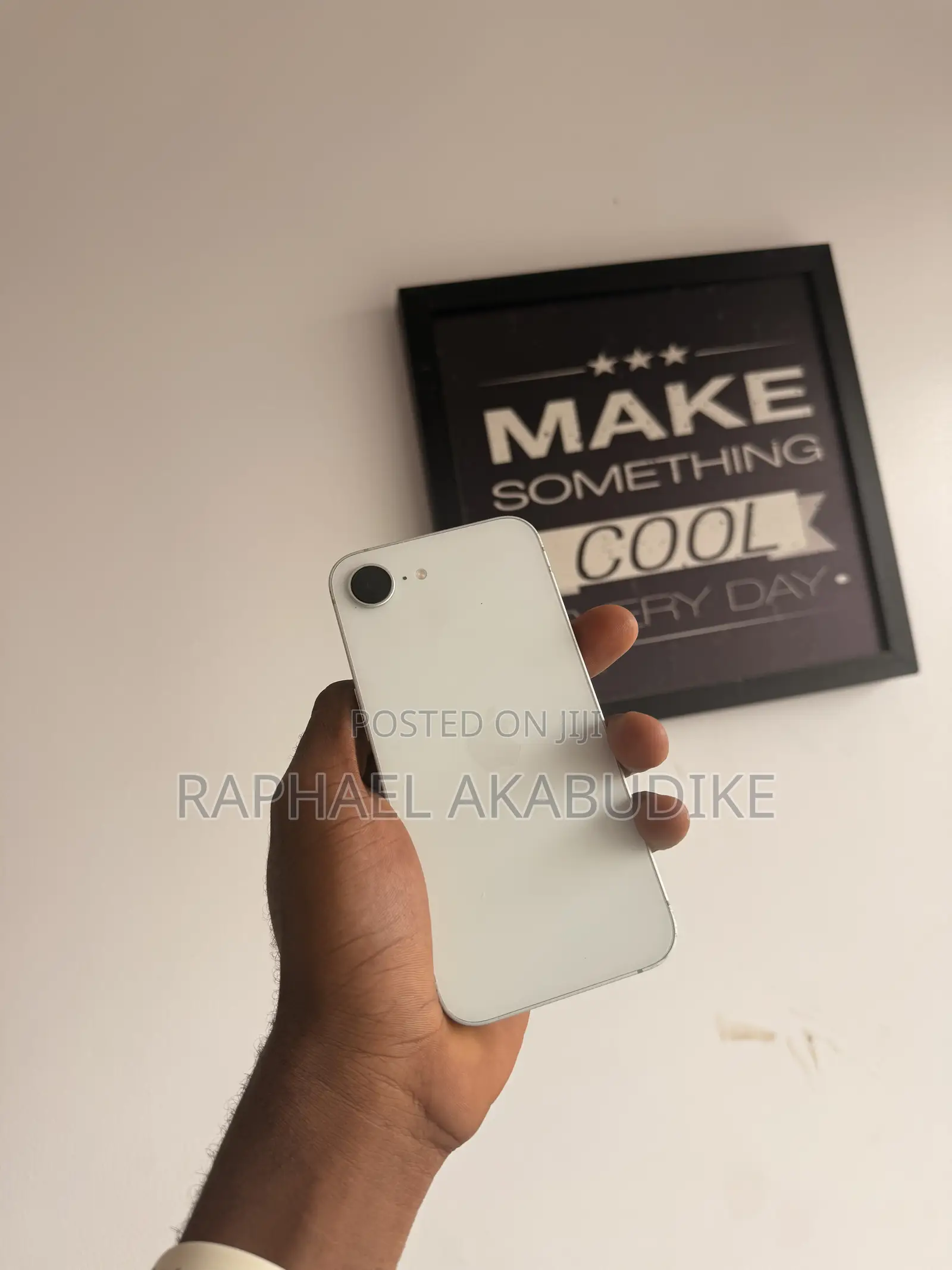 Apple iPhone 16e 128 GB Silver