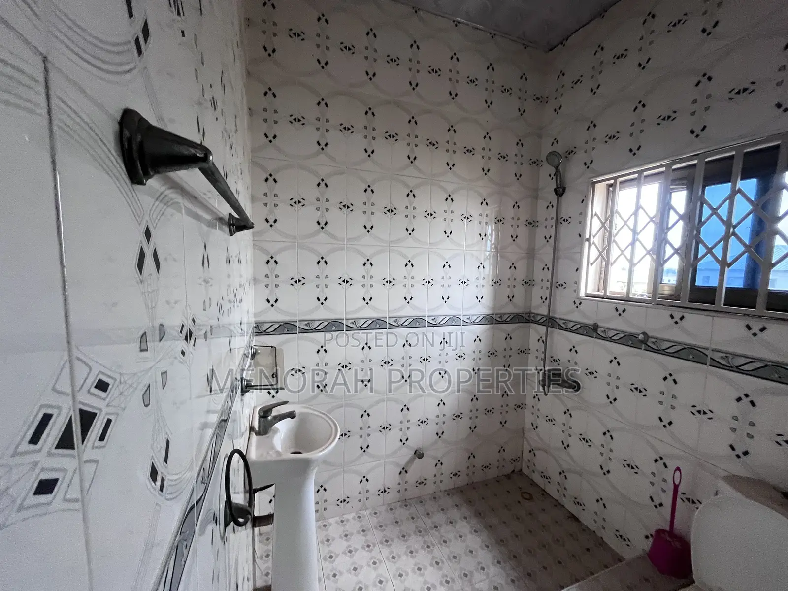 2bdrm Apartment in Adenta Commandos for rent