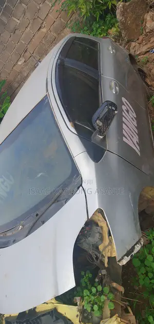 Toyota Vitz 1.0 FWD 5dr 2010 Silver